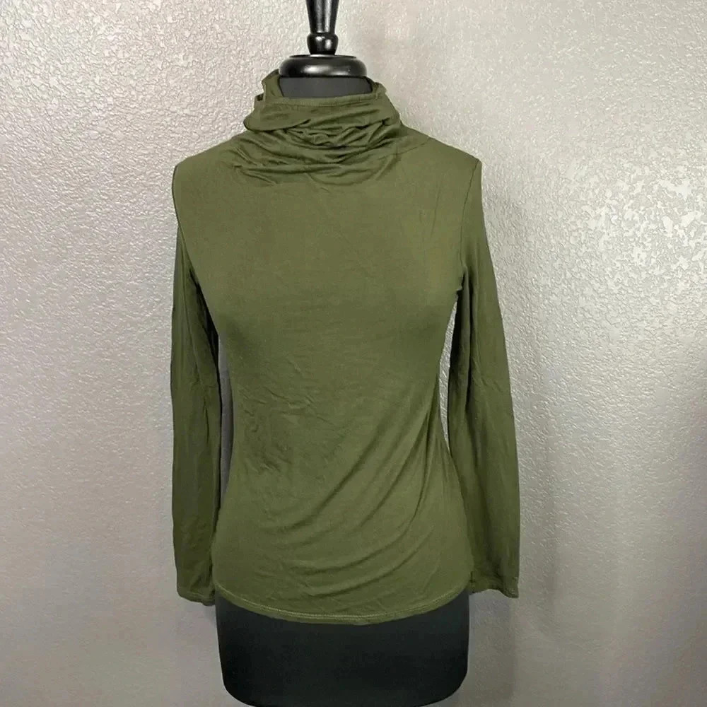 Inner Beauty Green Face Mask Long Sleeve Tee Size XS 1137